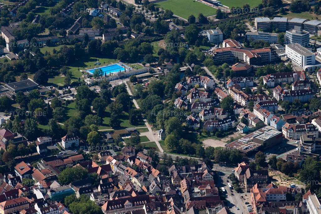 Luftbild: Freizeitbad Stegermatt in Offenburg im Bundesland Baden-Württemberg in Deutschland. Foto: IMG_20758.jpg vom 31.08.2009 durch Werner Riehm/FLY-FOTO.de