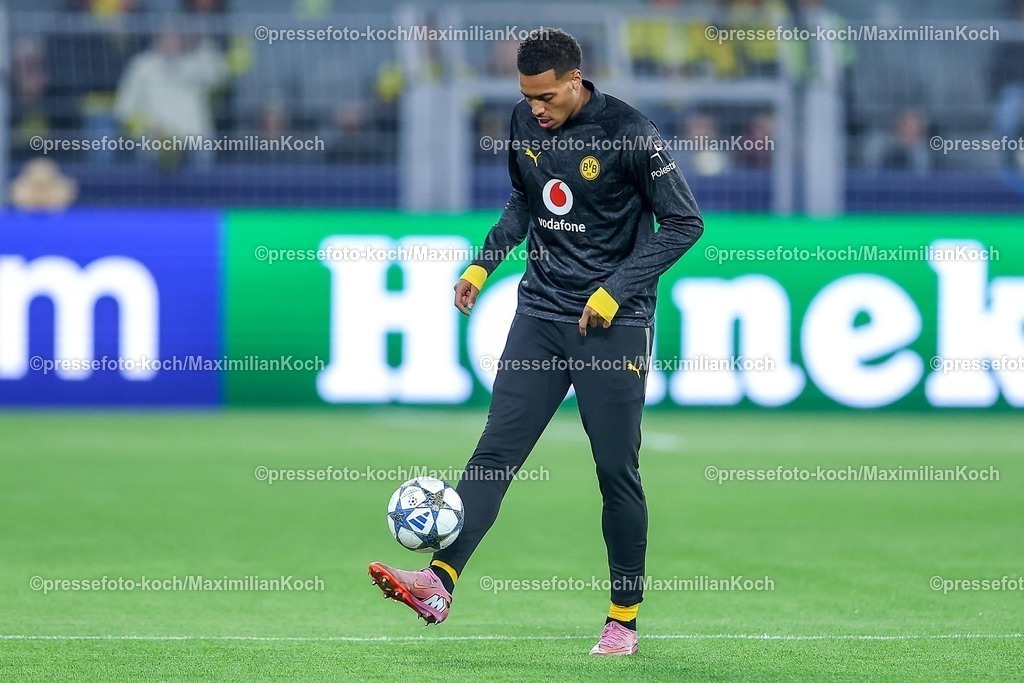 UCL01102501014 | 01.10.2025, Fußball, UEFA Champions League, Borussia Dortmund - Athletic Club Bilbao, BVB Stadion, 2. Spieltag, Saison 2025 2026: Felix Nmecha (BVB #08)  Regulations prohibit any use of photographs as image sequences and or quasi-video.