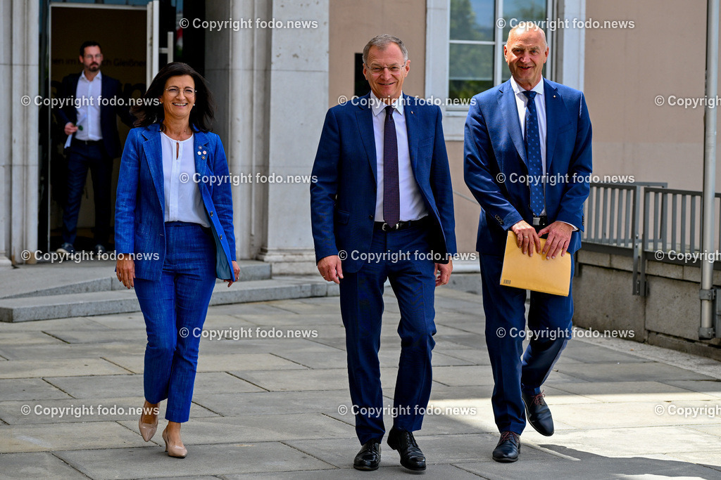 Pressekonferenz OoeVP stellt personelle Weichen_ 05.07.2024-19 | 05.07.2024, Linz, AUT, Pressekonferenz OoeVP stellt personelle Weichen - Verlaesslich fuer Oberoesterreich, im Bild Margit Angerlehner (VP, LAbg.), LH Thomas Stelzer (VP, Landeshauptmann Ooe), Christian Doerfel (VP, LAbg., Klubobmann, Bgm. Steinbach an der Steyr)
