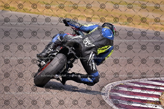 26bt05-1761 | markuskiefer.com - Realisiert mit Pictrs.com