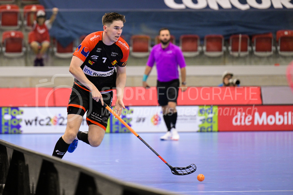 HC Rychenberg vs. Floorball Köniz - 28. August 2022 | HC Rychenberg vs. Floorball Köniz
AXA Arena, Winterthur
Nils Conrad (#7 HC Rychenberg)
Bild: Sportfotografie Markus Aeschimann | www.markus-aeschimann.ch - Realisiert mit Pictrs.com