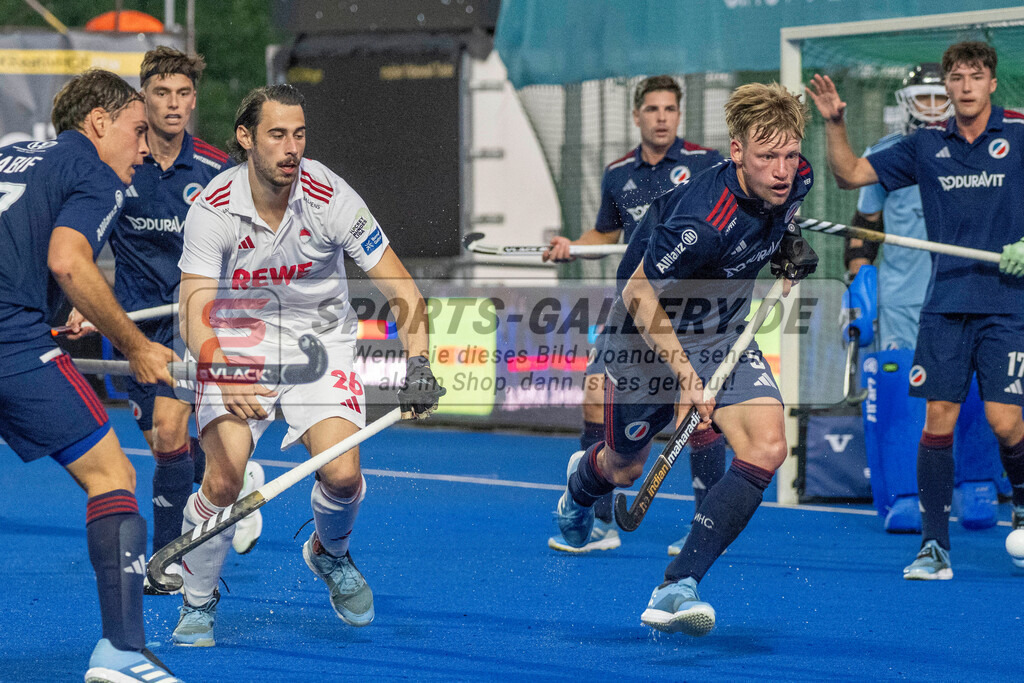 Final4_20250531-2032-Z09_3929 | Krefeld, Deutschland, 31.05.2025:  Feldhockey Final4 2025 – „Deutsche Feldhockey-Meisterschaften 2025“ im Gerd-Wellen-Hockeyanlage am 31.05.2025 in Krefeld, Deutschland. (Foto von Kramhöller/Fehrmann/Kaste)Krefeld, Germany, 31.05.2025: Feldhockey Final4 2025 – „Deutsche Feldhockey-Meisterschaften 2025“ in Gerd-Wellen-Hockeyanlage at 31.05.2025 in Krefeld, Deutschland. (Foto from Kramhöller/Fehrmann/Kaste)