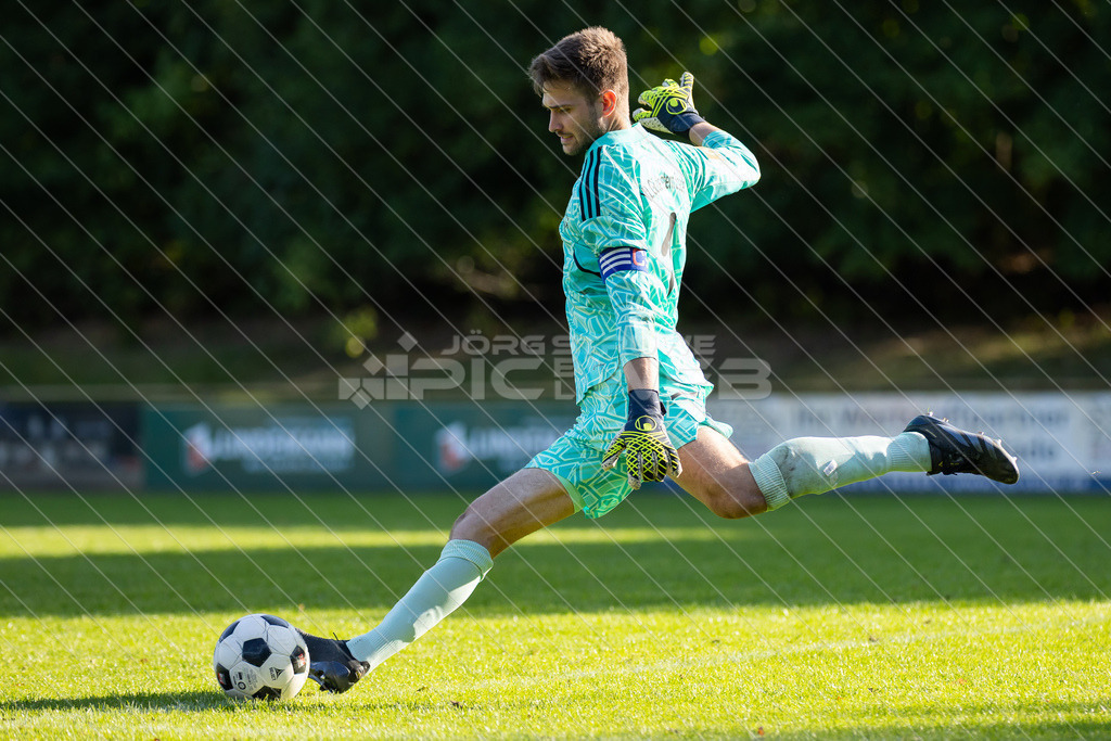 20250928_Picselweb-Fotografie_1R3_2049 | Spielszenen aus dem Spiel VfL Güldenstern Stade - Rotenburger SV. Ergebnis 0:3 - Realisiert mit Pictrs.com
