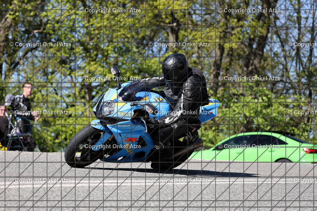 IMG_8442 | Fotograf am Kyffhäuser. Onkel Atze. Kyffhäuser Rennstrecke. Café36. Motorsportfotografie. - Realisiert mit Pictrs.com