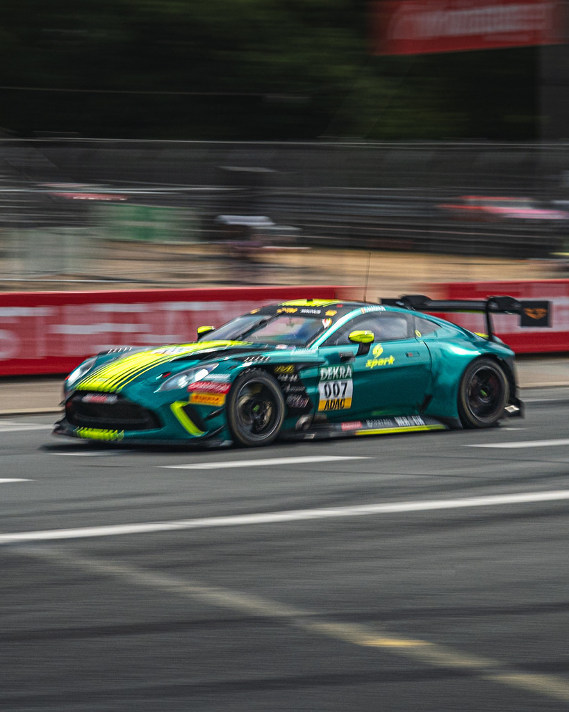 TXO06107 | Exklusive Motorsport-Fotografie aus Leipzig von TXO Media – für Rennfahrer, Teams & Sponsoren. Sausemuth liefert starke Bilder, die Emotion zeigen. Jetzt buchen & glänzen! - Realisiert mit Pictrs.com