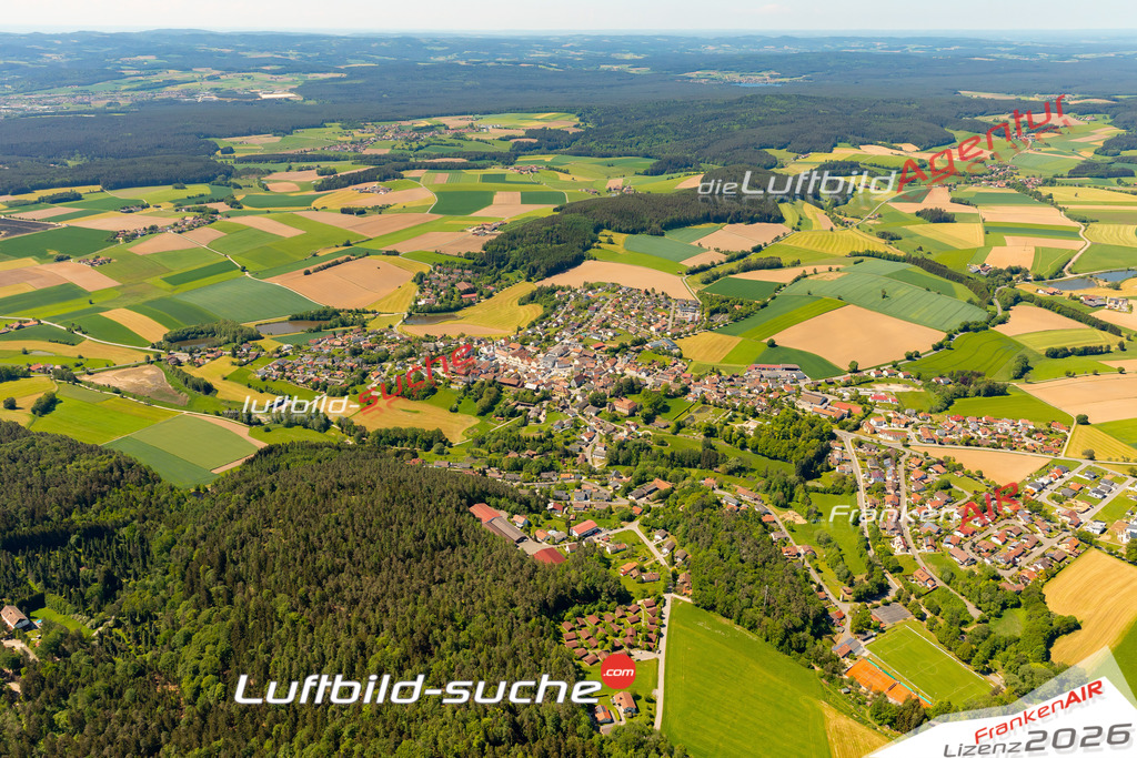 Das Luftbild zeigt :  Stamsried - Die Luftaufnahme wurde 2024 vom UL-Flugzeug aus erstellt ( keine Drohne ) - Hochauflösende Luftaufnahme - Für grossformatige Ausdrucke geeignet. Die Geschenkidee !Mit Lizenz und Bildrechte bestellbar