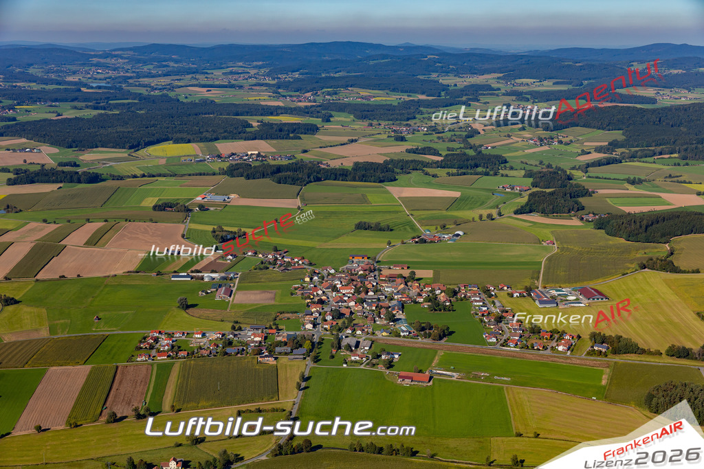 Aktuelles Luftbild von Döfering Schönthal Kauf mit Lizenz / Bildrechten möglich- Die Luftaufnahme wurde 2021 mittels UL-Flugzeug erstellt ( keine Drohne ) - hochauflösende Kamera-Systeme von  Canon -Beste Qualität - Für grossformatige Ausdrucke geeignet. Die Geschenkidee !