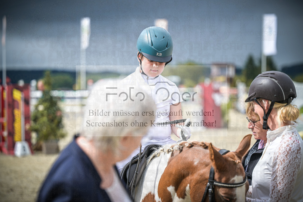 DOS_0404 | Entdecke hochwertige Reitturnierfotos von Foto Oger. Professionell, emotional und authentisch – jetzt Lieblingsmomente im Shop bestellen.Deutschlandweite Turnierfotografie. - Realisiert mit Pictrs.com