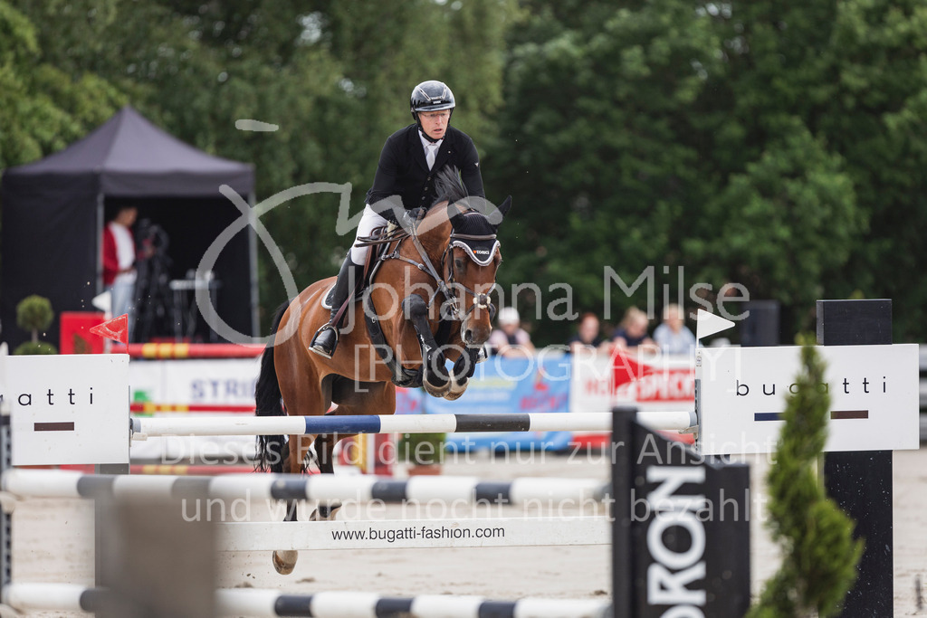 250601_MayDays_GP-507 | Deine schönsten Turniermomente als professionelle Fotos! Entdecke hochwertige Pferdesport-Fotografie im Online-Shop. Jetzt Fotos finden & bestellen!