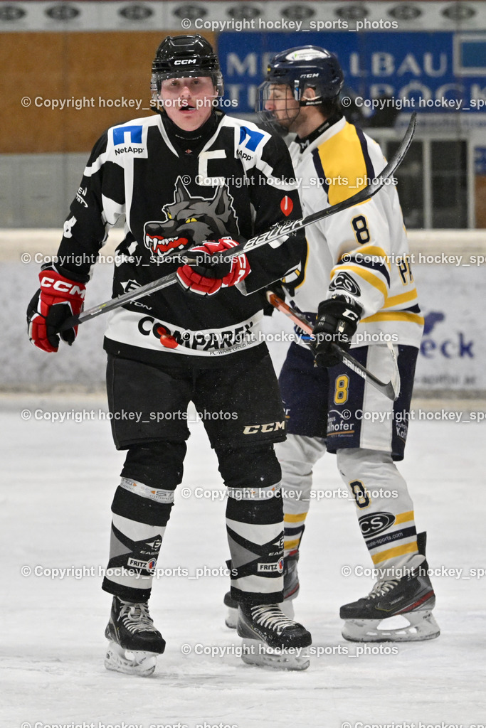 EC Tigers Paternion vs. Tarco Wölfe II | #8 Konrad Simon Tarco Wölfe II, #8 Ortner Sandro EC Tigers Paternion, EC Tigers Paternion vs. Tarco Wölfe II, EC Tigers Paternion vs. Tarco Wölfe II am 19.12.2024 in Spittal an der Drau (Eissportzentrum Spittal), Austria, (Photo by Bernd Stefan)