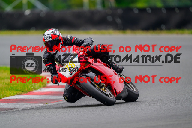 MaZZes_FotoMatrix_240724_6007705_3055 | GELB