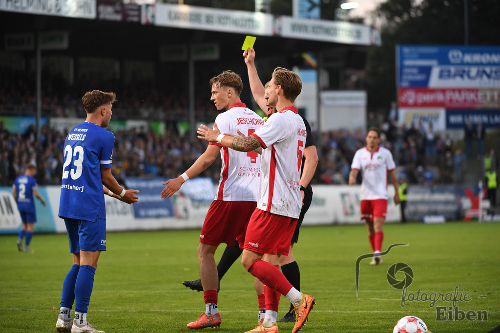 SV Meppen-VfB Lübeck | Herren Regionalliga Nord; SV Meppen (blau)-VfB Lübeck (weiß) am 01.08.2025 in Meppen (Hänsch-Arena), Photo: Philip Eiben 2025 - Realisiert mit Pictrs.com