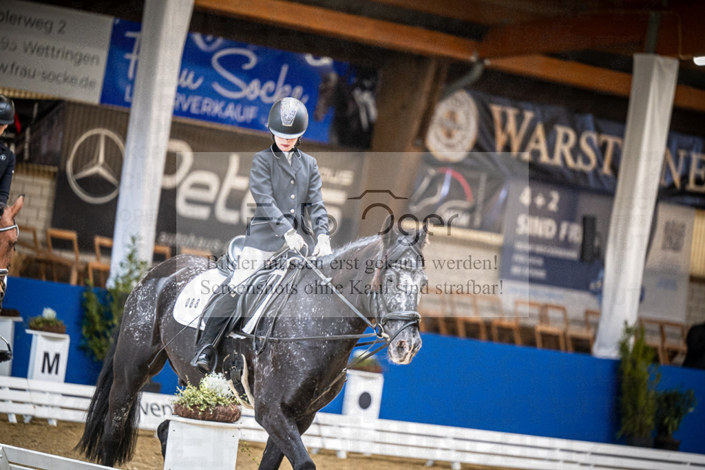 DOS_0041 | Entdecke hochwertige Reitturnierfotos von Foto Oger. Professionell, emotional und authentisch – jetzt Lieblingsmomente im Shop bestellen.Deutschlandweite Turnierfotografie. - Realisiert mit Pictrs.com
