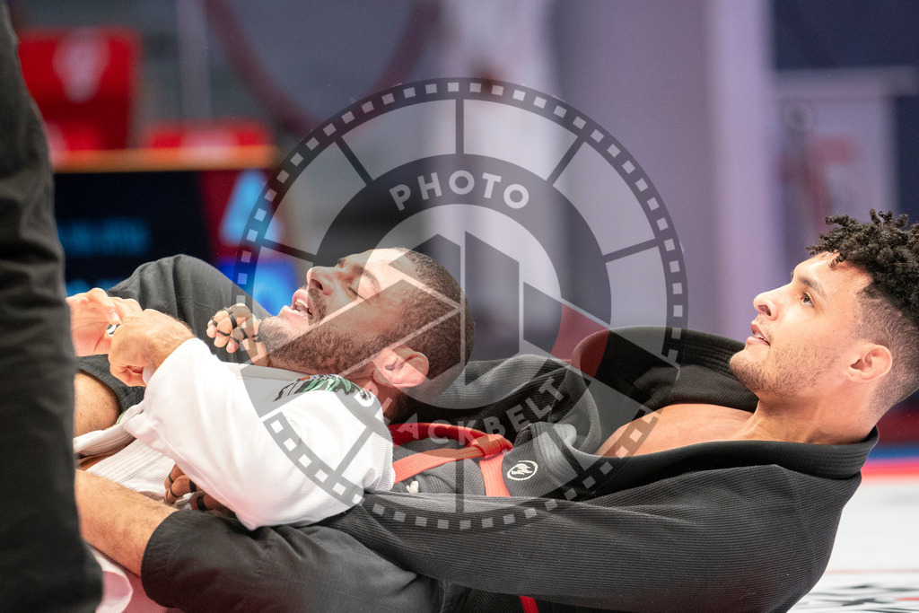 20231108PBB1012 | Fighters compete during the AJP World Professional Championship in the Mubadala Arena in Abu Dhabi, Arab United Emirates, on November 8, 2023.