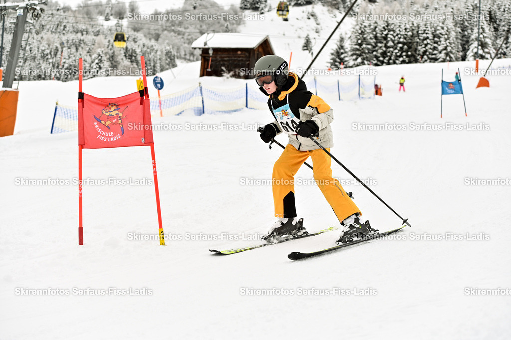 SRF_20.02.2026_0624 | Skirennfotos,Serfaus,Fiss,Ladis,Kinderskirennen,Winter,Tirol,Oberland,skirace,SFL,feelfree,weil wir's genießen,ski,Ski,skifahren,Sonnenplateau, - Realisiert mit Pictrs.com
