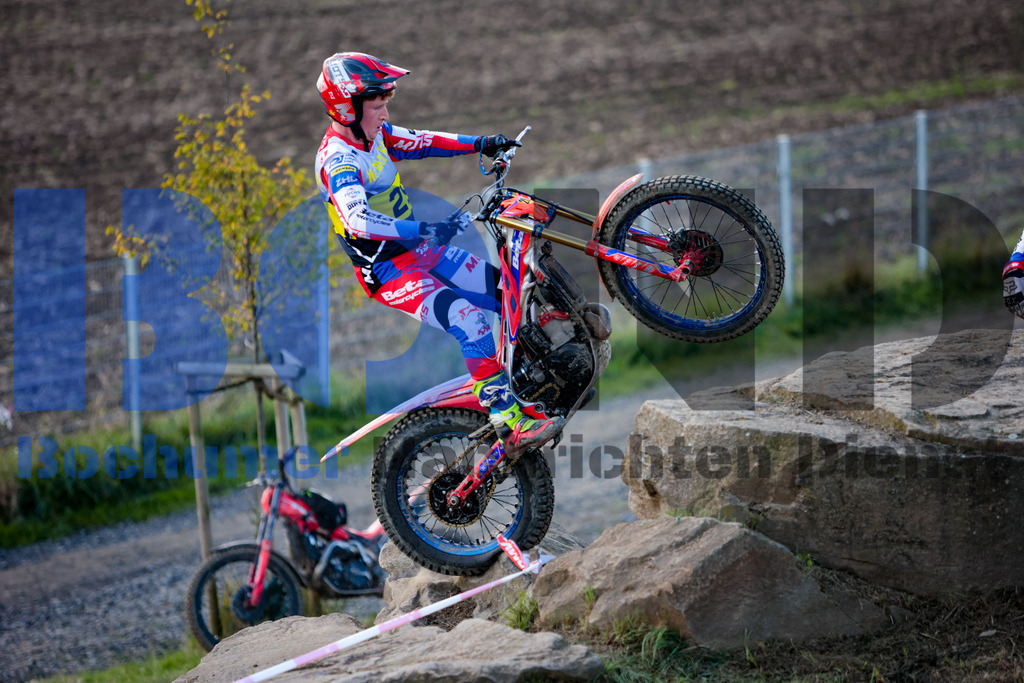 SES_DMTRIA20240929-30 | bond - Realisiert mit Pictrs.com