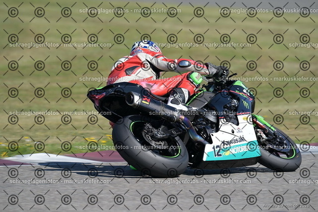 26BT01-0194 | markuskiefer.com - Realisiert mit Pictrs.com