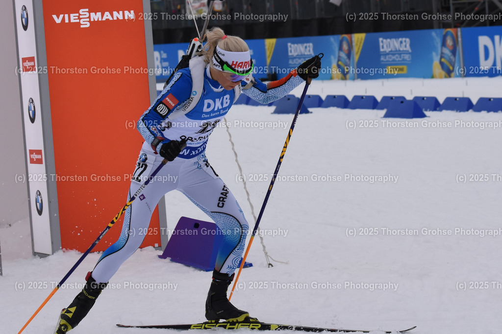 IBU WC Biathlon Oberhof 2018 | LAUKKANEN Mari (FIN) beim Start; IBU WC Biathlon Oberhof 2018, 7.5 km Sprint Frauen am 04.01.2018 in der DKB Ski Arena in Oberhof, (Deutschland) - Realisiert mit Pictrs.com