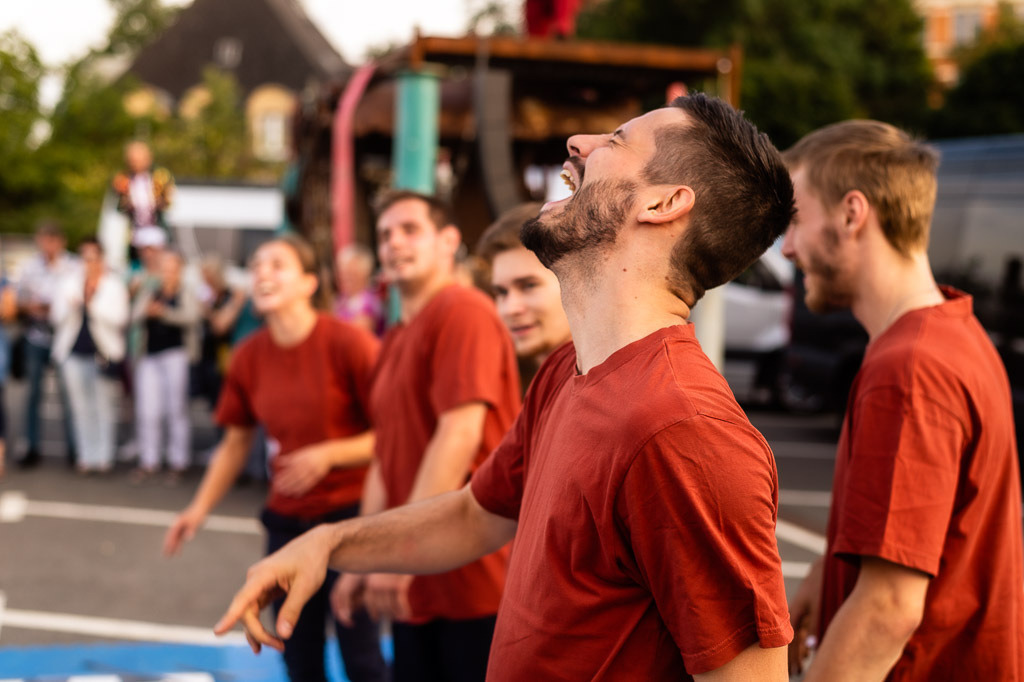 Breakdance mit The Saxonz am Forte Belvedere Leisnig | Breakdance mit The Saxonz am Forte Belvedere Leisnig zum Festival Hallo Leisnig 2022. - Realisiert mit Pictrs.com