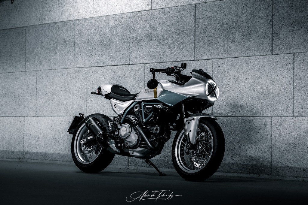 Ducati Scramber Formula 73 | Entdecken Sie die faszinierende Welt von Alexander Tschuncky Arts: Kreative Fotografie, atemberaubende Automobilkunst und hochwertiger Bilderdruck. Lassen Sie sich inspirieren! - Realisiert mit Pictrs.com