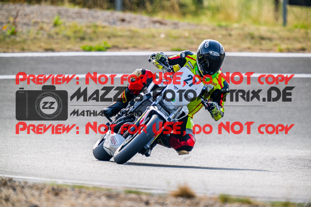 MaZZes_FotoMatrix_220722_9392 | TWIN