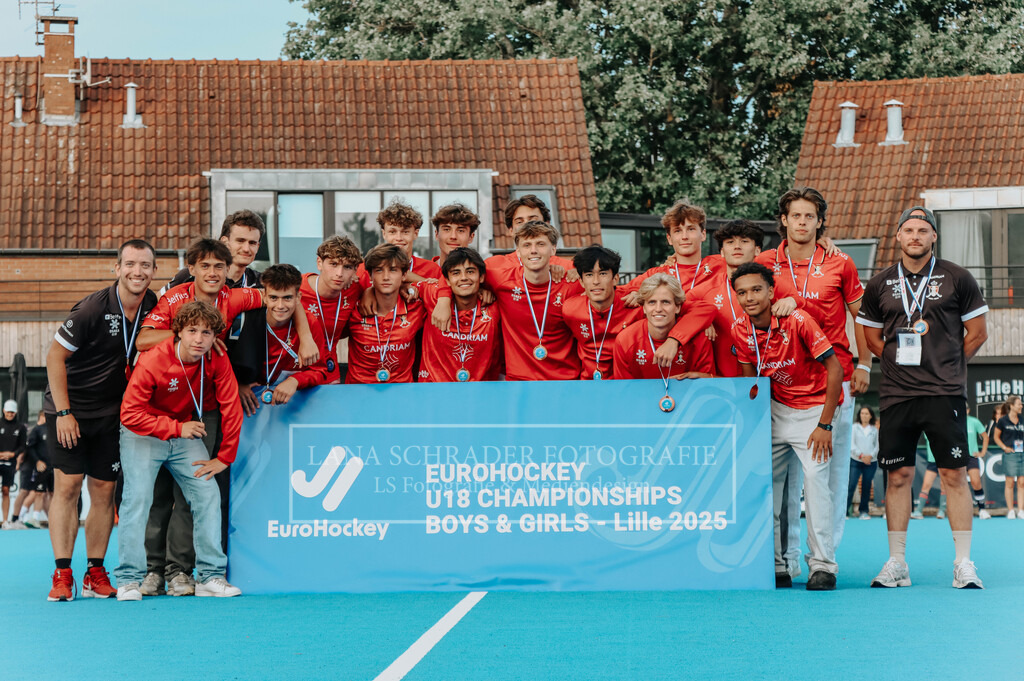 WU18_EM_Siegerehrrung_19.07.25_Lille_bearbeitet (11 von 20) | lanaschraderfotografie - Realisiert mit Pictrs.com