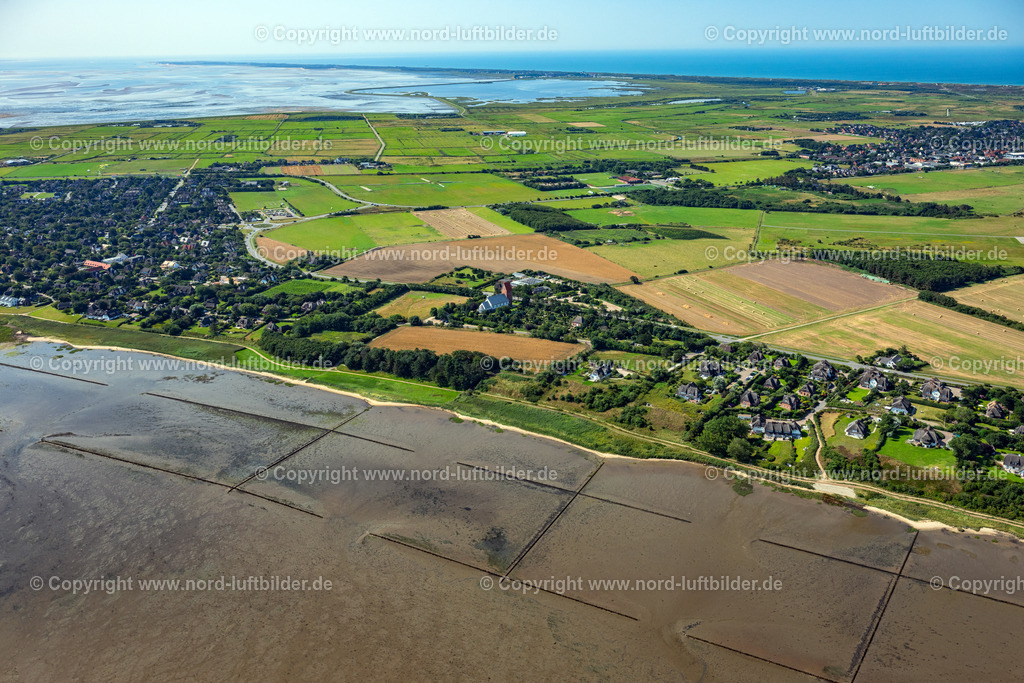 Sylt_Keitum_Klentertal_St_Severin_Von_1216_Kirche_ELS_8800130825 | KEITUM 13.08.2025 Ortsansicht an der Meeres-Küste im Ortsteil Klentertal in Keitum auf der Insel Sylt im Bundesland Schleswig-Holstein, Deutschland. // Town view on the sea coast in the district Klentertal in Keitum on the island Sylt in the state Schleswig-Holstein, Germany. Foto: Martin Elsen