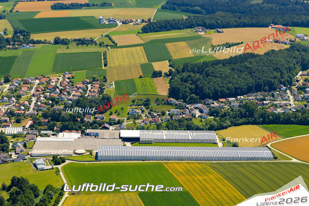 Aktuelles Luftbild von  Roßbach - Die Luftaufnahme wurde 2022 mittels UL-Flugzeug erstellt ( keine Drohne ) - hochauflösende Kamera-Systeme von  Canon -Beste Qualität - Für grossformatige Ausdrucke geeignet. Die Geschenkidee !