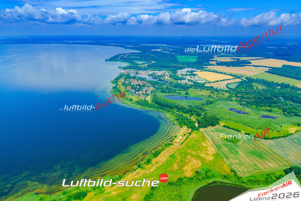 Die Luftbildaufnahme Hafendorf - Müritz wurde 2018 mittels Flugzeug (keine Drohne) erstellt. Perfekte Schärfe und Druck- Auflösung- Garantiert!