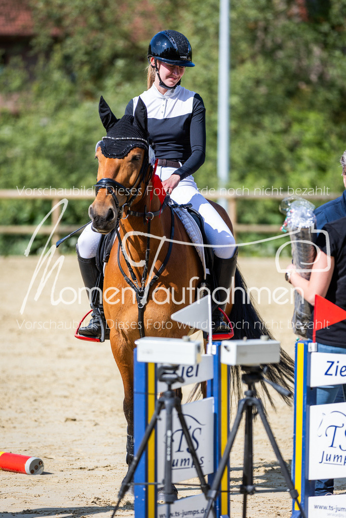 Donop24-ESpr-110 | MomenTaufnahmen Pferdesportfotos