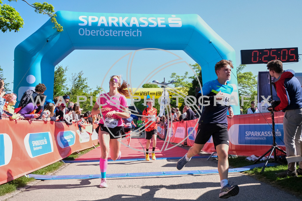 ..... | LINZ,AUSTRIA,27.April 24, Int. 3 Brückenlauf Linz  , Image shows: Photo: WAPICS / Michael ring