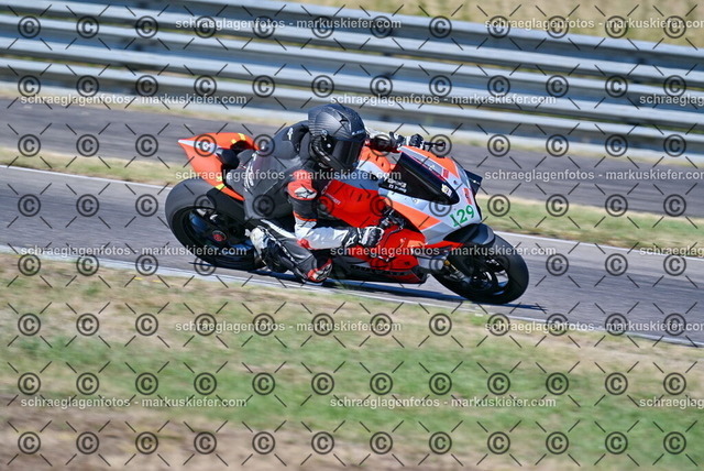 26bt04-0096 | markuskiefer.com - Realisiert mit Pictrs.com