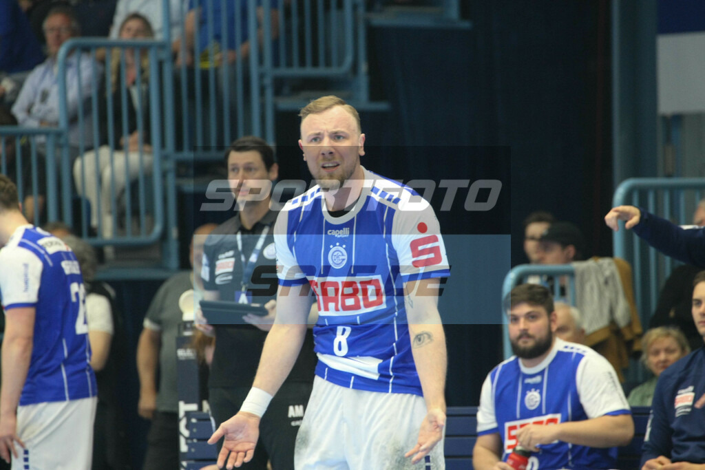 VFL Gummersbach - Füchse Berlin | Unverständnis bei Lukas Blohme - © Sportfoto-Sale (MK) - Realisiert mit Pictrs.com