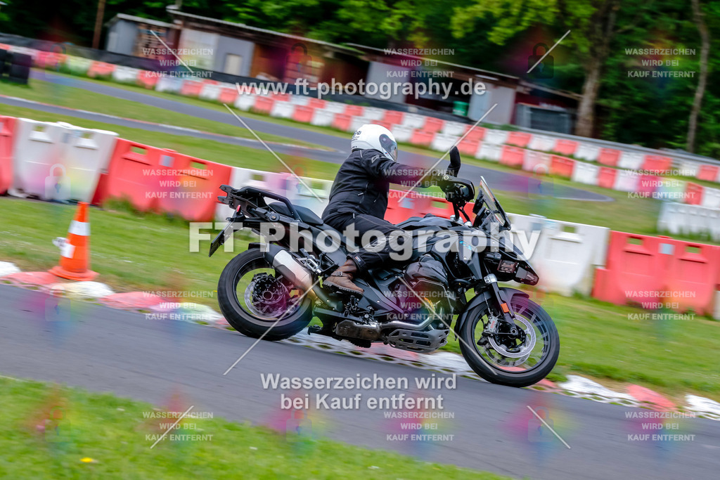 MotoTeamVBK-20201 | Hier findet Ihr Bilder von Touristenfahrten auf der Nürburgring Nordschleife oder von anderen Veranstaltungen die ich besucht habe. Viel Spass beim Durch Schauen 