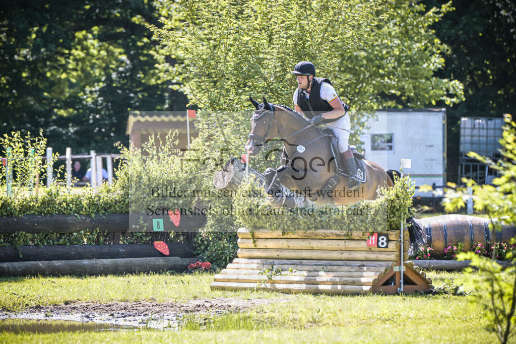DOS_4488 | Entdecke hochwertige Reitturnierfotos von Foto Oger. Professionell, emotional und authentisch – jetzt Lieblingsmomente im Shop bestellen.Deutschlandweite Turnierfotografie. - Realisiert mit Pictrs.com
