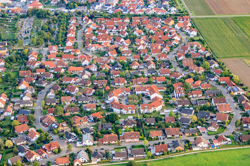 Luftbild: Queichtalring von Norden in Offenbach an der Queich im Bundesland Rheinland-Pfalz in Deutschland. Foto: IMG_71286.jpg vom 27.08.2014 durch Werner Riehm/FLY-FOTO.deAuflösung des Originals: 4366 x 2911 px