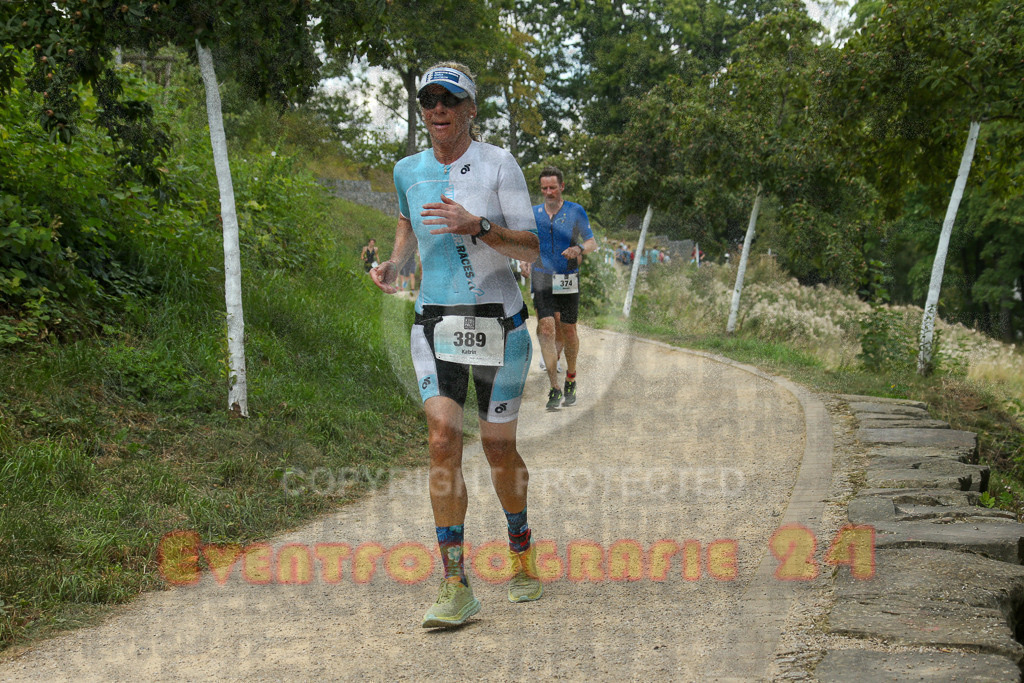 250824_1349_EX1_3848 | Sportfotografie im Rhein-Sieg Kreis, Köln, Bonn, NRW, Rheinland Pfalz, Hessen, etc. Unser Tätigkeitsfeld umfasst den Laufsport vom Volkslauf über den Marathon, Duathlon, Triathon bis zum Ultralauf wie Kölnpfad Ultra oder Schindertrail.