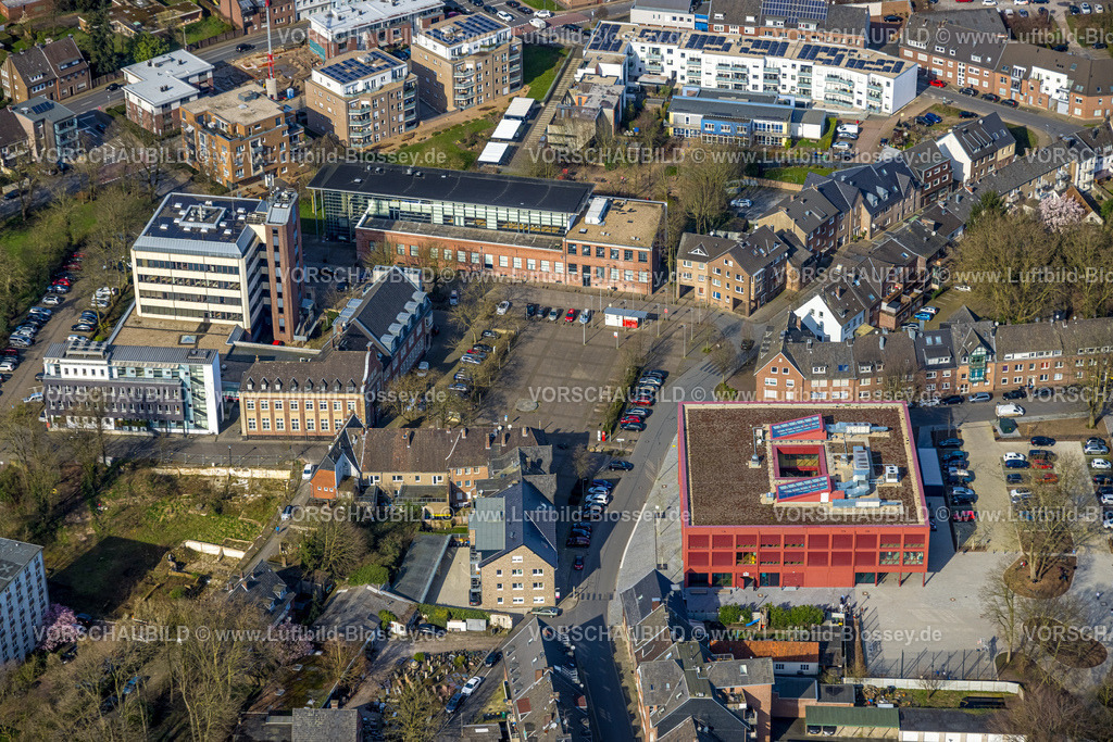 Emmerich240313259 | Luftbild, Städtische Gesamtschule Emmerich am Rhein, PAN Kunstforum Niederrhein e.V. und Nonnenplatz, Sparkasse Hauptgeschäftsstelle, Emmerich, Emmerich am Rhein, Nordrhein-Westfalen, Deutschland