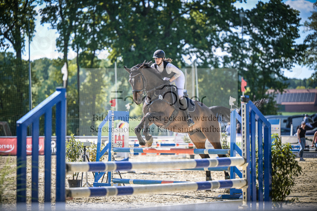 DOS_2567 | Entdecke hochwertige Reitturnierfotos von Foto Oger. Professionell, emotional und authentisch – jetzt Lieblingsmomente im Shop bestellen.Deutschlandweite Turnierfotografie. - Realisiert mit Pictrs.com
