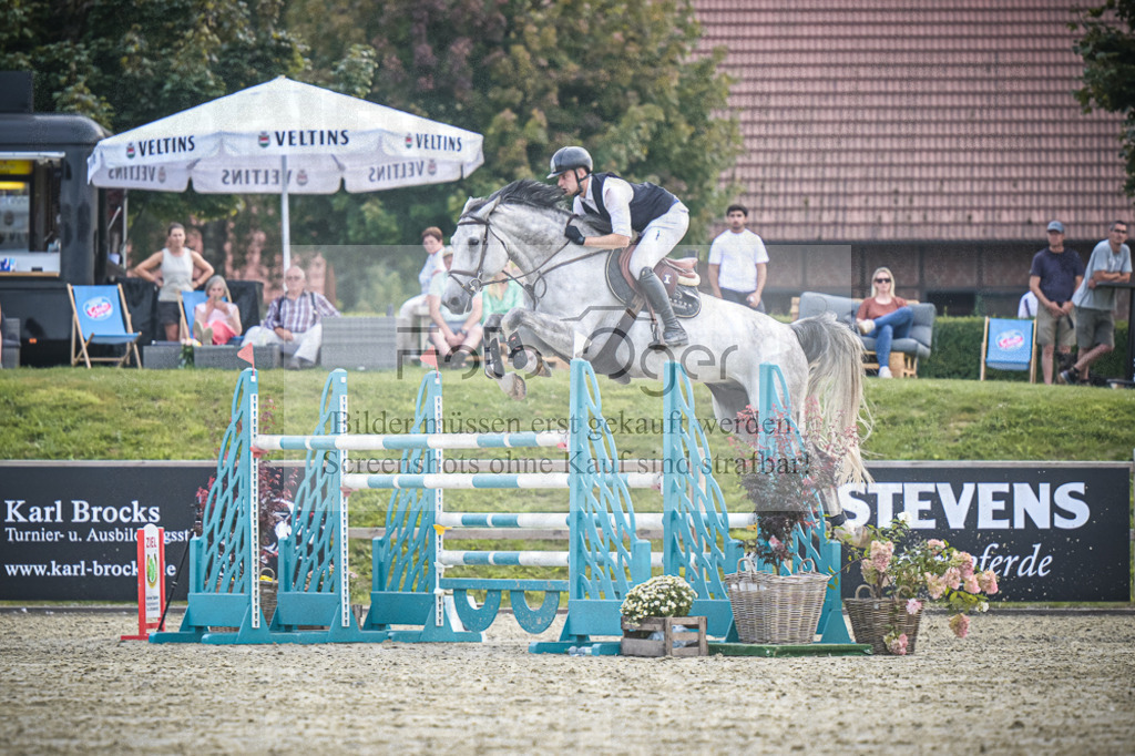 DOS_3468 | Entdecke hochwertige Reitturnierfotos von Foto Oger. Professionell, emotional und authentisch – jetzt Lieblingsmomente im Shop bestellen.Deutschlandweite Turnierfotografie. - Realisiert mit Pictrs.com