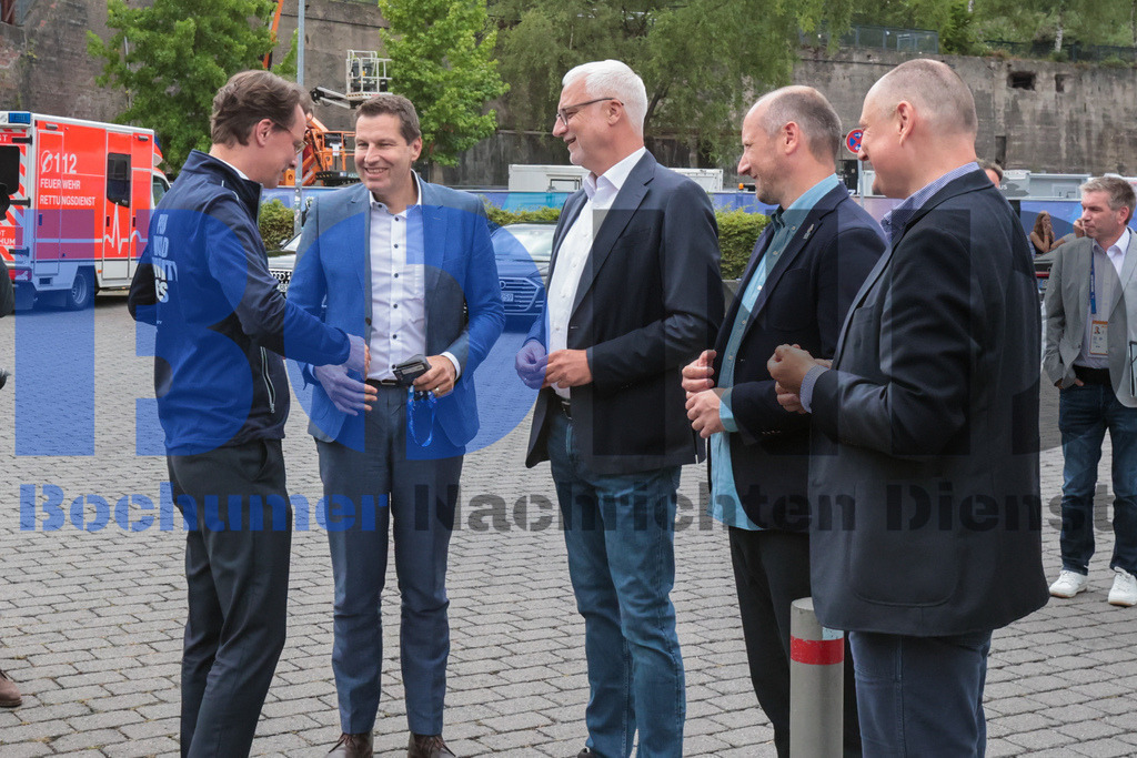 SES_TTG3X320250717-149 | bond - Realisiert mit Pictrs.com