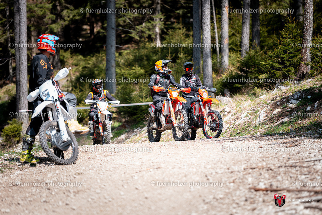 fuernholzer_250501-C2-212 | Fotografische Impressionen von der Red Stag Enduro Extreme by fuernholzer-photography.com. Endurosport in Österreich fotografisch festgehalten von fuernholzer. Auftragsfotografie für Private, Gewerbefotos und Industriefotografie. Eventfotografie, Sportfotografie und Motorsportfotografie. Anbieter von Fotoworkshops, Fototraining, fotografischen Vorträgen und Fotoseminaren.