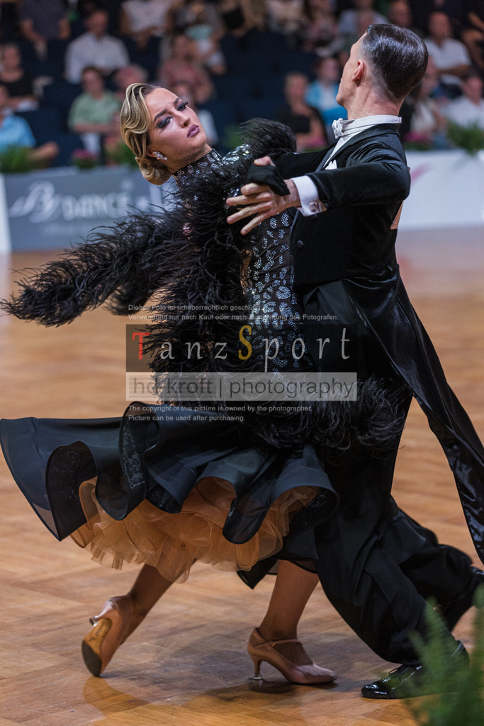 20250819_WDSF-Open-Std-Youth_1075 | Tanzsportbilder, Standardtanz, Lateintanz, WDSF, DTV, LTVB, dancecomp, goc, hessen tanzt, blaues band der spree, walzer, tango, wiener walzer, slowfox, quickstepp, samba, rumba, cha-cha-cha, paso doble. jive, hd-kroft photography, turniertanzsport