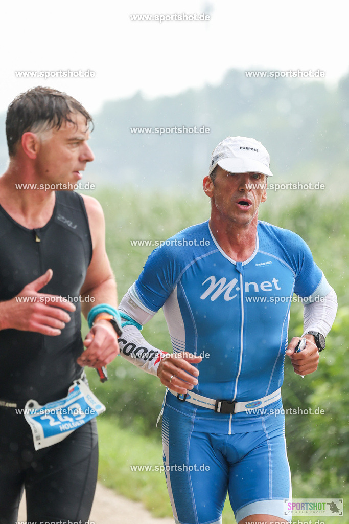 LUR_1239 | 34. M-net Erlanger Triathlon 2025 #erlangertriathlon  #mnettriathlon2025 #mnettriathlon #team #olympischedistanz #mitteldistanz #triathlon #maindonaukanal  #erlangertriathlon2025 #yourpictrs #tv1848 #tv1848erlangen  #triathlonbayern #sportinerlangen #demsportverbunden #sportshot_your_pictrs Copyright: www.sportshot.de