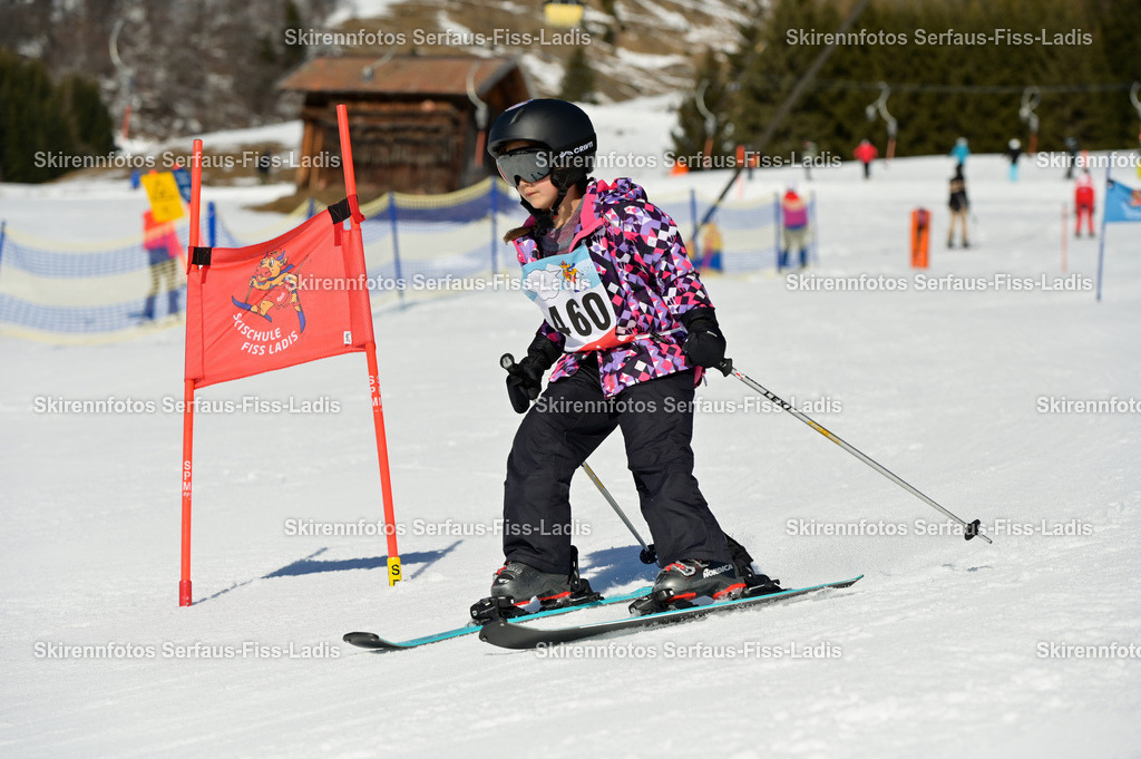 SRF_27.02.2026_353 | Skirennfotos,Serfaus,Fiss,Ladis,Kinderskirennen,Winter,Tirol,Oberland,skirace,SFL,feelfree,weil wir's genießen,ski,Ski,skifahren,Sonnenplateau, - Realisiert mit Pictrs.com