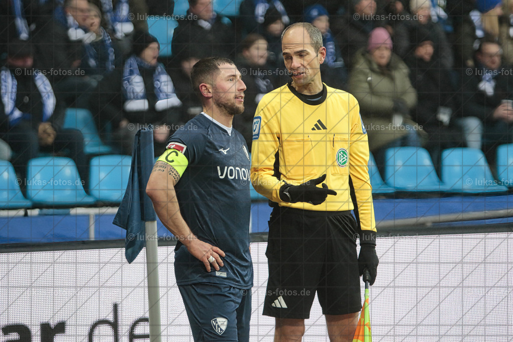 VfL Bochum - RB Leipzig 3:3 | Nach einem 0:3 zur Pause kam der VfL Bochum im ersten Bundesliga-Rückrundenspieltag gegen RB Leipzig zu einem 3:3. - Realisiert mit Pictrs.com