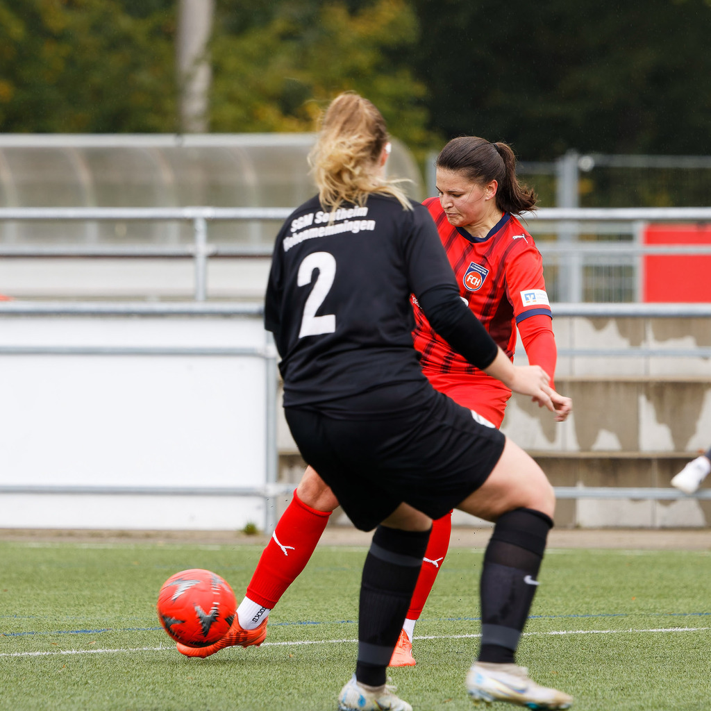 FCHHOH_251005_6964 | 1.FC Heidenheim 1846 II vs. SGM Hohenmemmingen/Sontheim, Fußball, Frauen, Bezirksliga, 2025/2026, 4. Spieltag, 05.10.2025 in Heidenheim, Kunstrasen b. Voith-Arena West(Foto: Michael Bulling) - Realisiert mit Pictrs.com