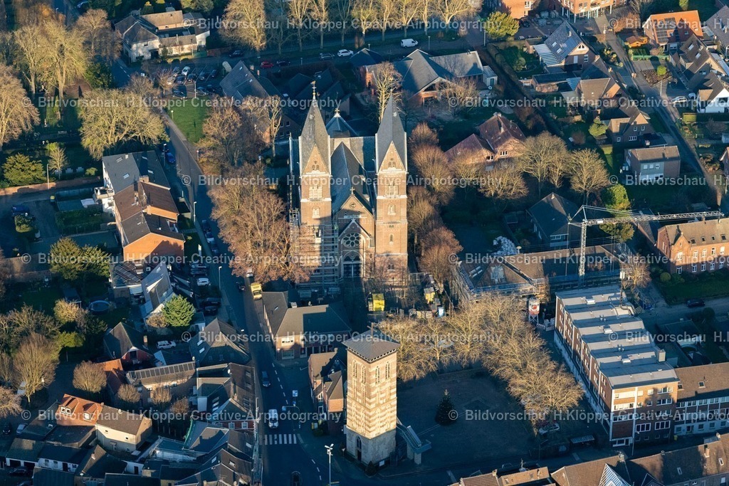 Luftbilder Nettetal-8029 | Luftbildfotografie Kirchengebäude " Pfarrkirche St. Lambertus " in Nettetal im Bundesland Nordrhein-Westfalen, Deutschland - Realisiert mit Pictrs.com