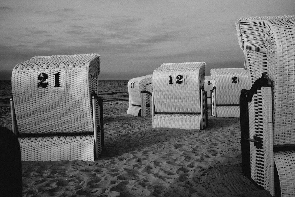CS-240510-1859-2 | Strandkörbe am Abend am Strand von Boltenhagen