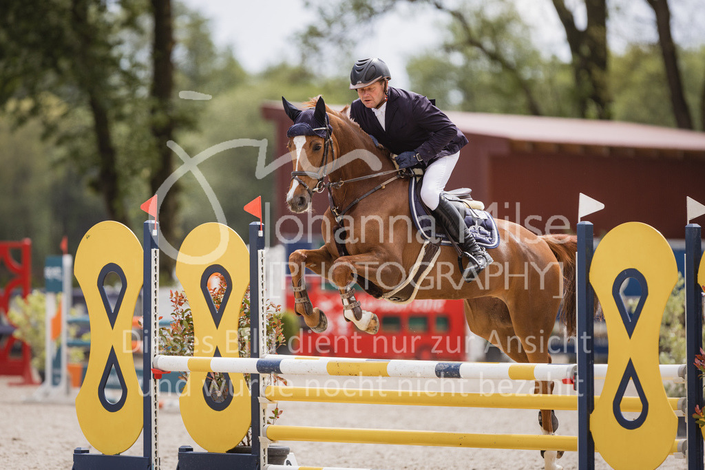 230516_Mühlen_03SprPf-A-391 | Deine schönsten Turniermomente als professionelle Fotos! Entdecke hochwertige Pferdesport-Fotografie im Online-Shop. Jetzt Fotos finden & bestellen!